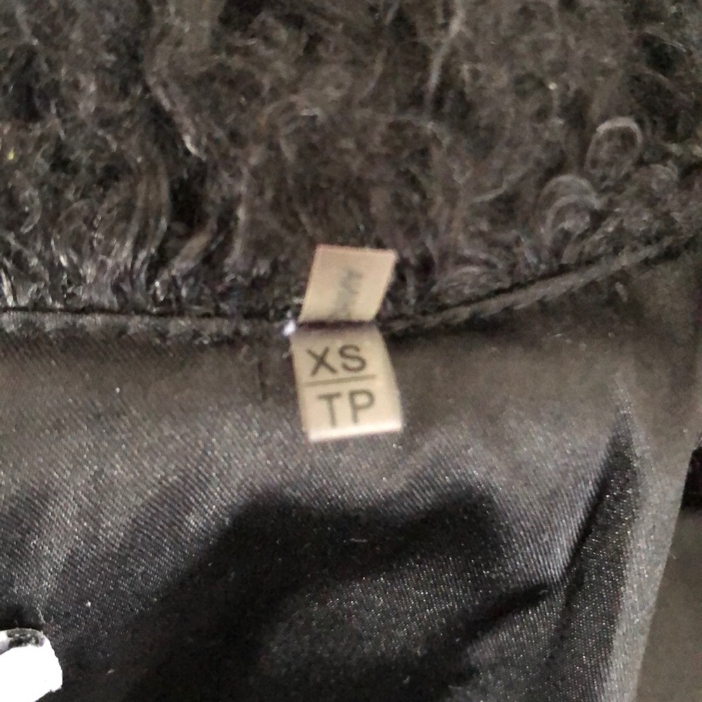 Tahari faux Mongolian fur vest with collar sz XS - Picture 7 of 7